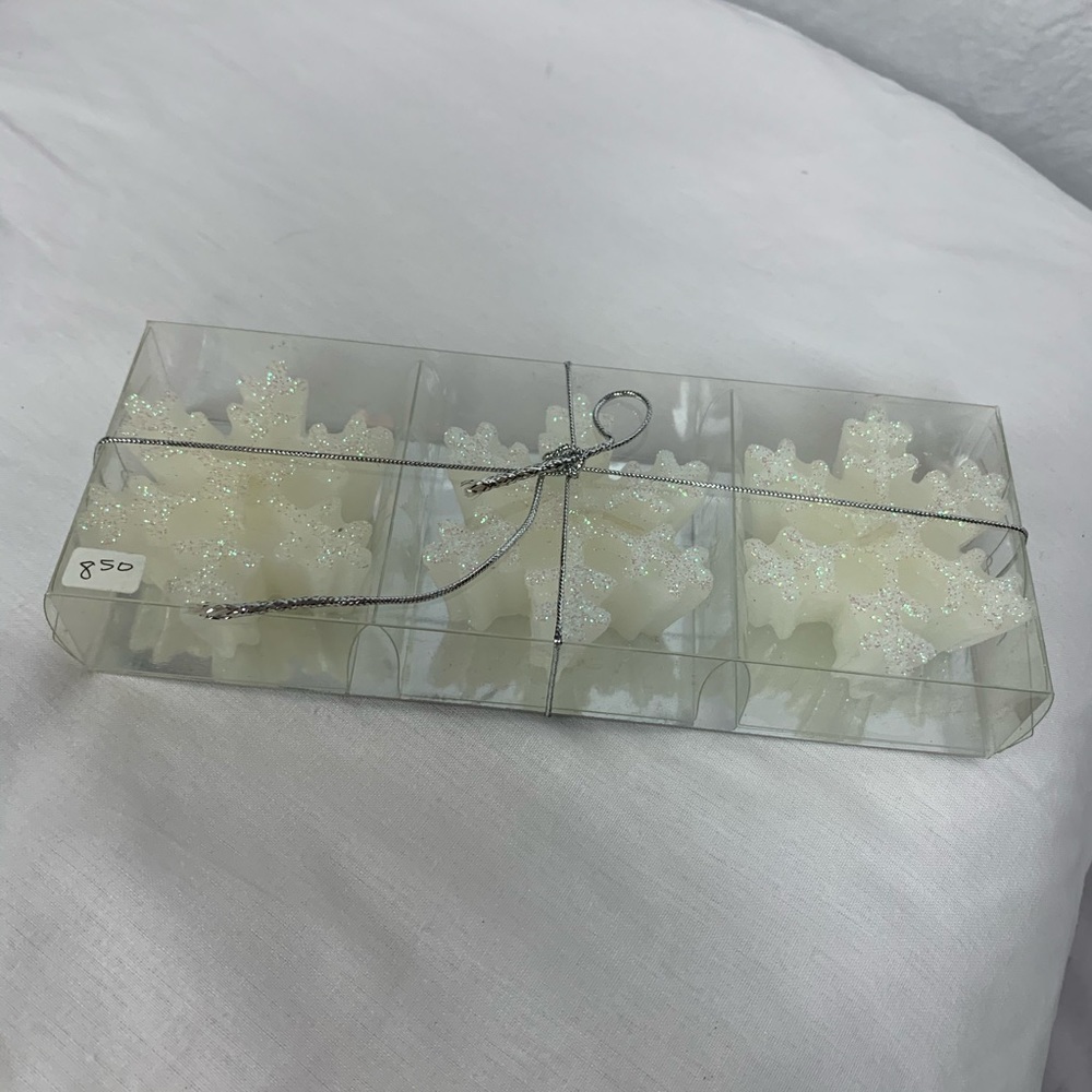 3 snowflake candles